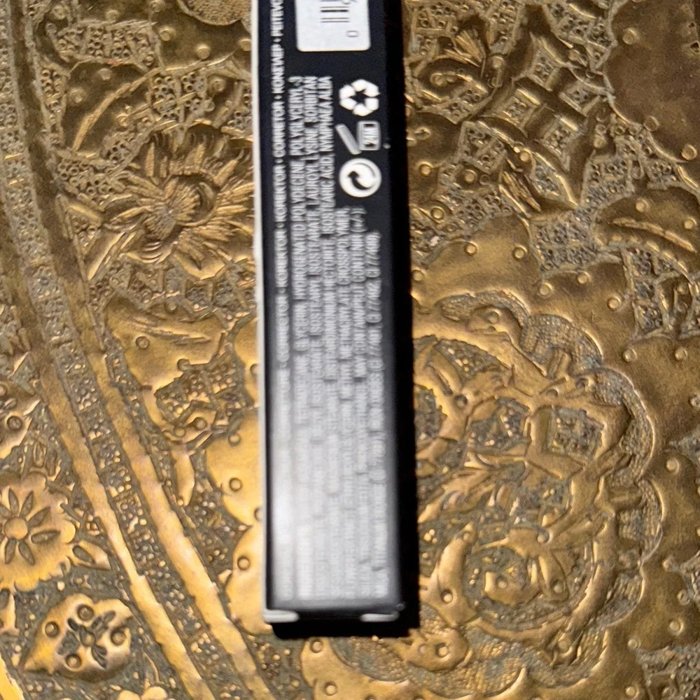bareMinerals Original Liquid Mineral Concealer Fair N1